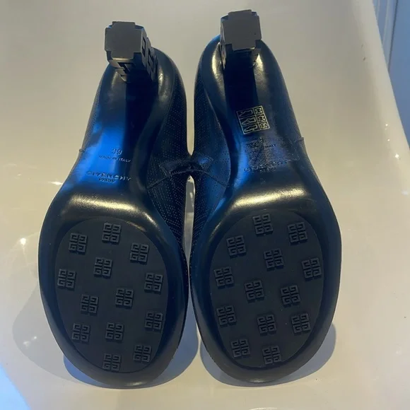 NIB GIVENCHY G CUBE BLACK ANKLE BOOTS. 39 - Picture 10 of 11